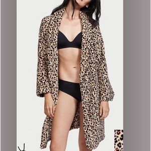 Victoria’s secret cozy short robe leopard black Sz XS sm